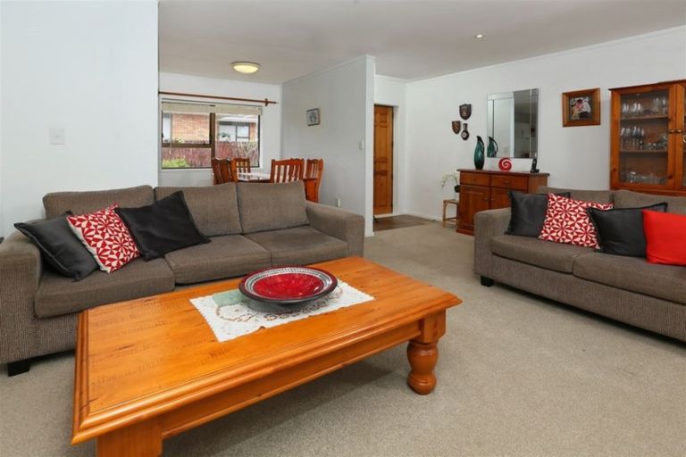 Photo of property in 104 Rathgar Road, Henderson, Auckland, 0610