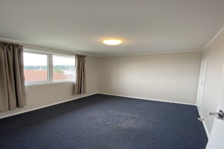 Photo of property in 55u3 Apu Crescent, Lyall Bay, Wellington, 6022
