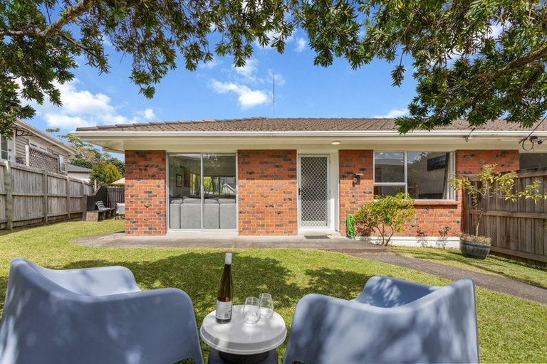 Photo of property in 1/61 Mcclintock Road, Massey, Auckland, 0614