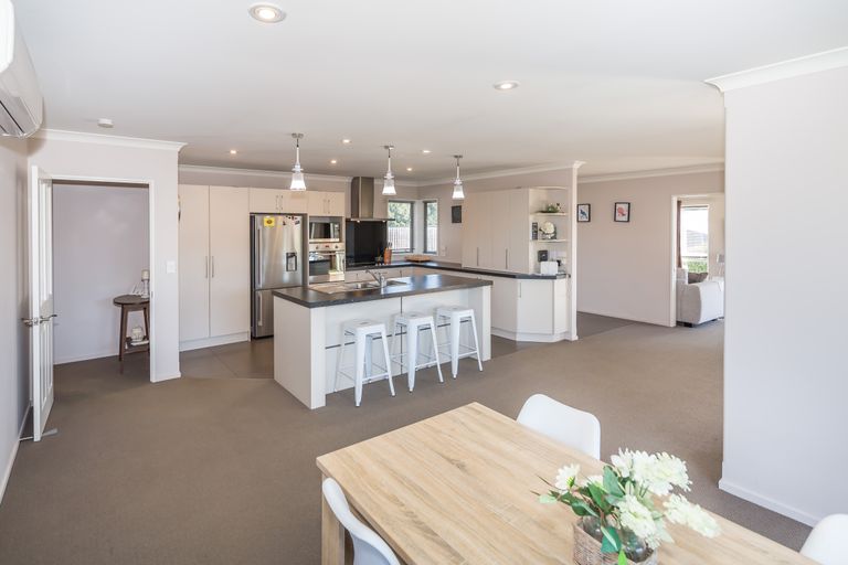 Photo of property in 26 Henley Close, Rolleston, 7614