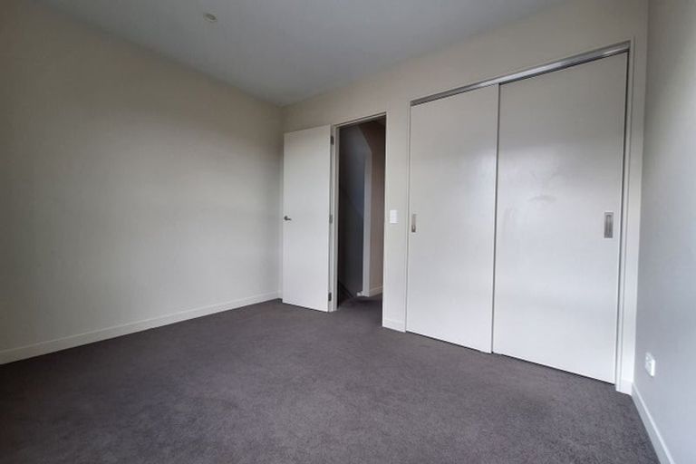 Photo of property in 2u9 Stone Street, Miramar, Wellington, 6022