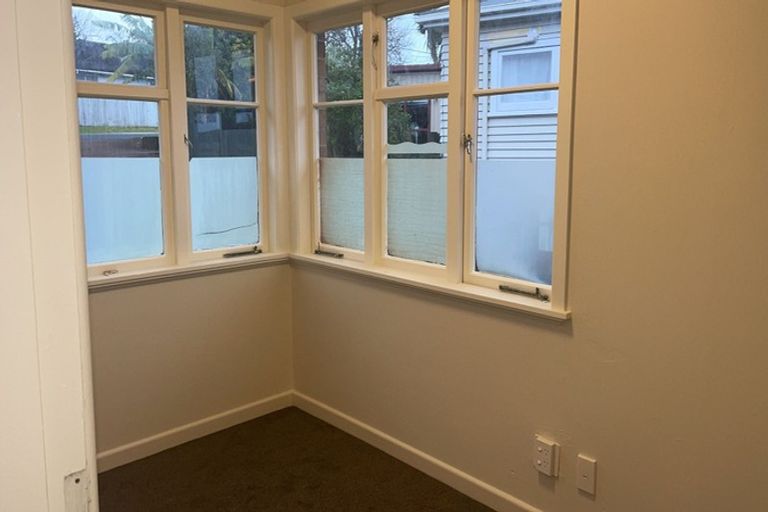 Photo of property in 63 Golf Road, New Lynn, Auckland, 0600