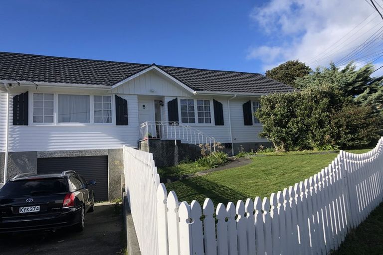 Photo of property in 54 Mark Avenue, Paparangi, Wellington, 6037