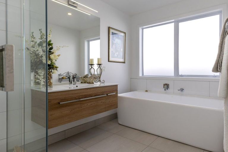 Photo of property in 28 Victoria Street, Richmond Heights, Taupo, 3330