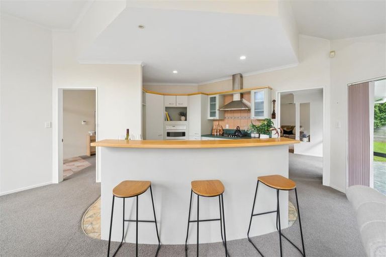 Photo of property in 23 Amesbury Drive, Churton Park, Wellington, 6037
