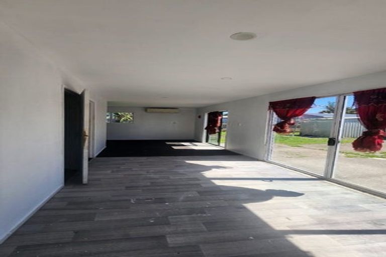 Photo of property in 308 Massey Road, Mangere East, Auckland, 2024