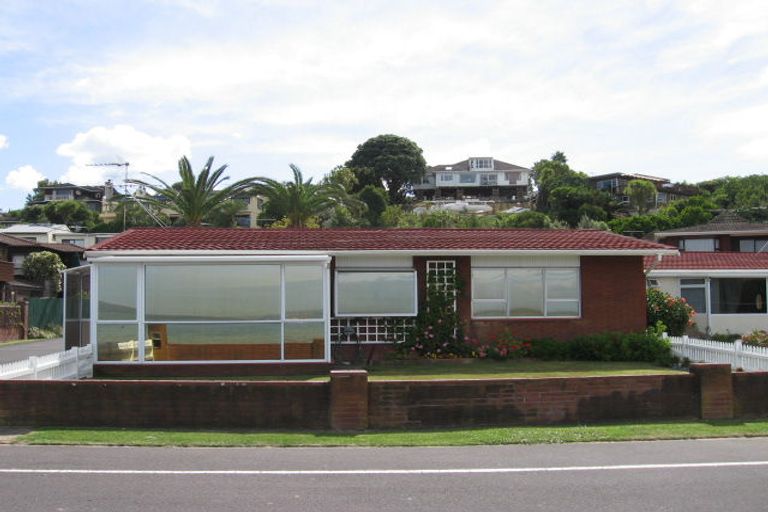 Photo of property in 1/31 Manly Esplanade, Browns Bay, Auckland, 0630