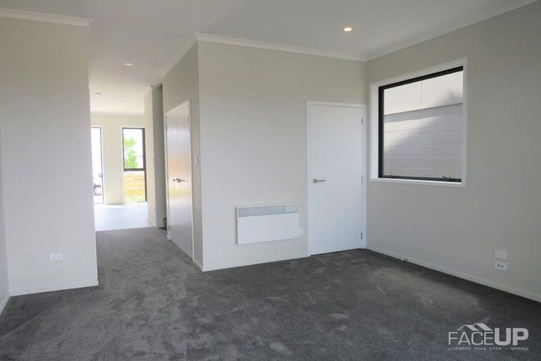 Photo of property in 28 Pukewhero Rise, Westgate, Auckland, 0614