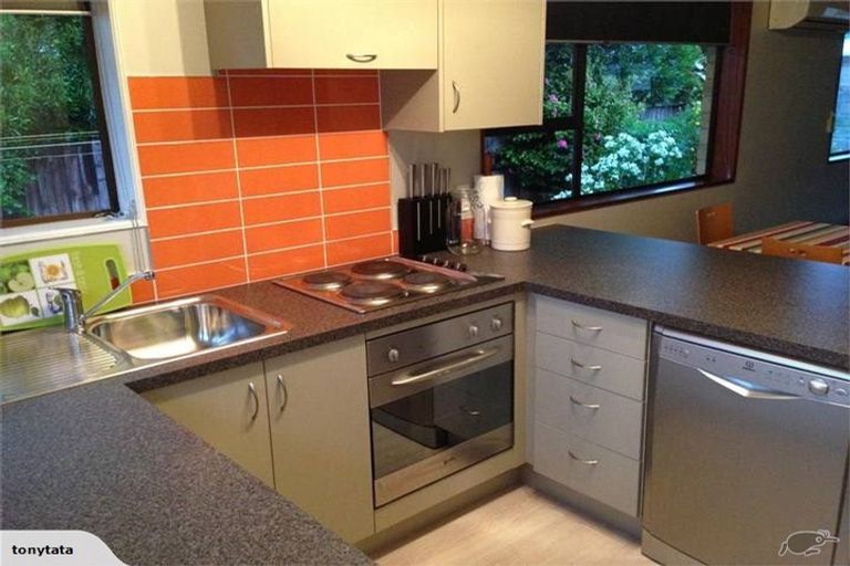 Photo of property in 23 Chipping Lane, Redwood, Christchurch, 8051