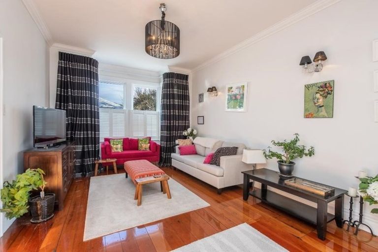 Photo of property in 16 Yale Road, Mount Cook, Wellington, 6021