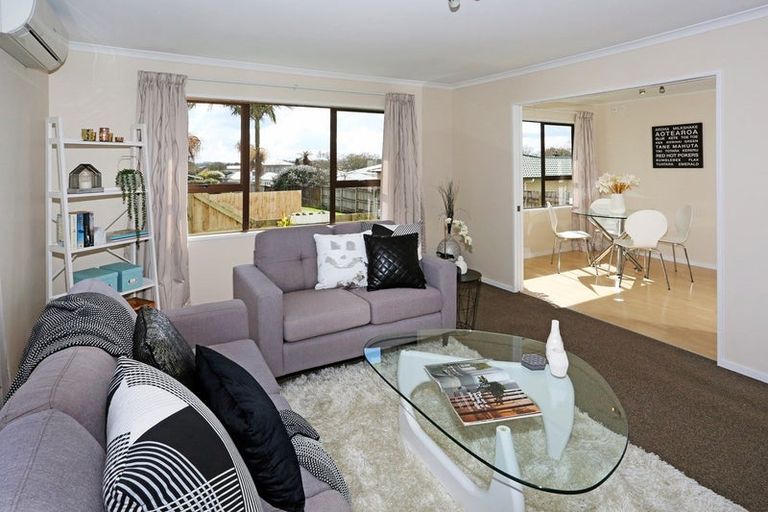 Photo of property in 12 Henry Curd Terrace, Pukekohe, 2120