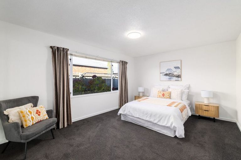 Photo of property in 2/52a Berkshire Drive, Avonhead, Christchurch, 8042
