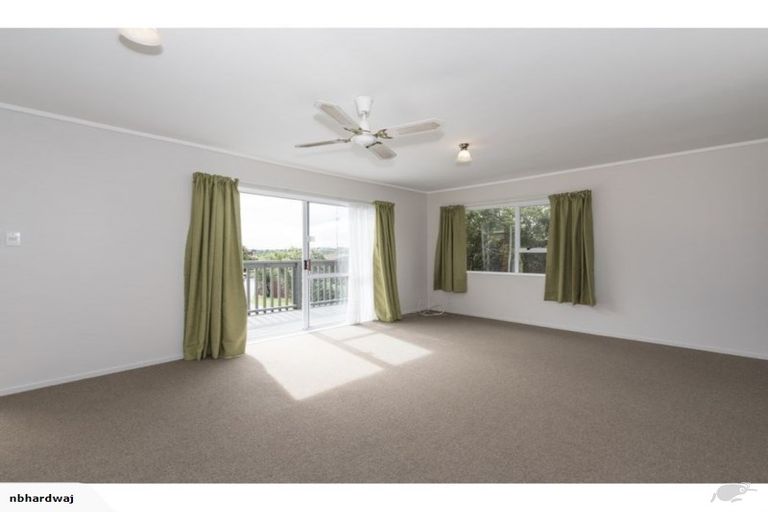 Photo of property in 5 Petrel Place, Massey, Auckland, 0614