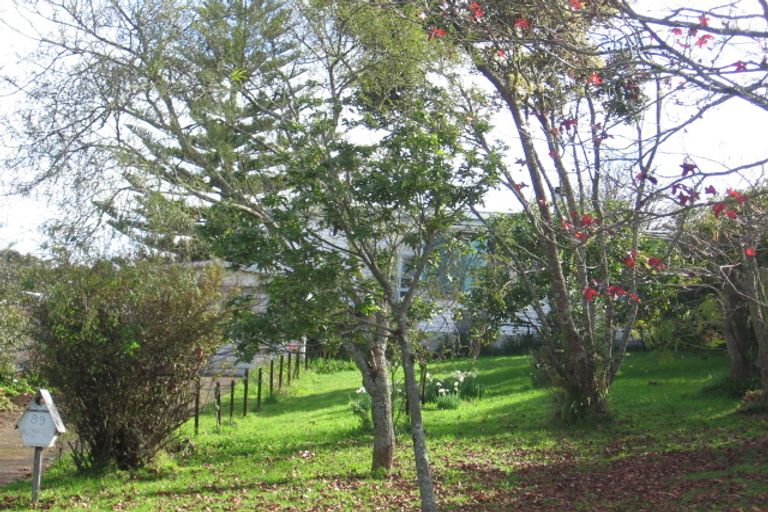 Photo of property in 89 Matipo Road, Te Atatu Peninsula, Auckland, 0610