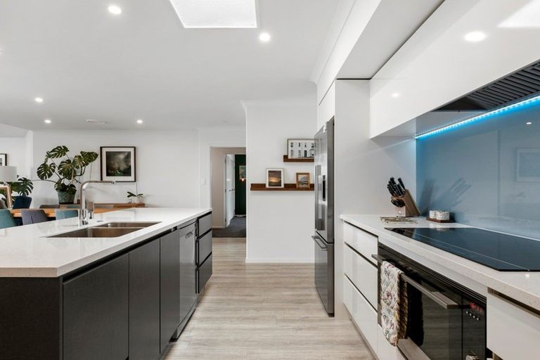 Photo of property in 34 Hiria Crescent, Papamoa Beach, Papamoa, 3118
