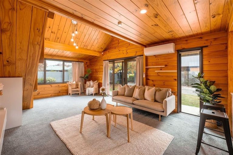 Photo of property in 153 Hawthornden Road, Avonhead, Christchurch, 8042