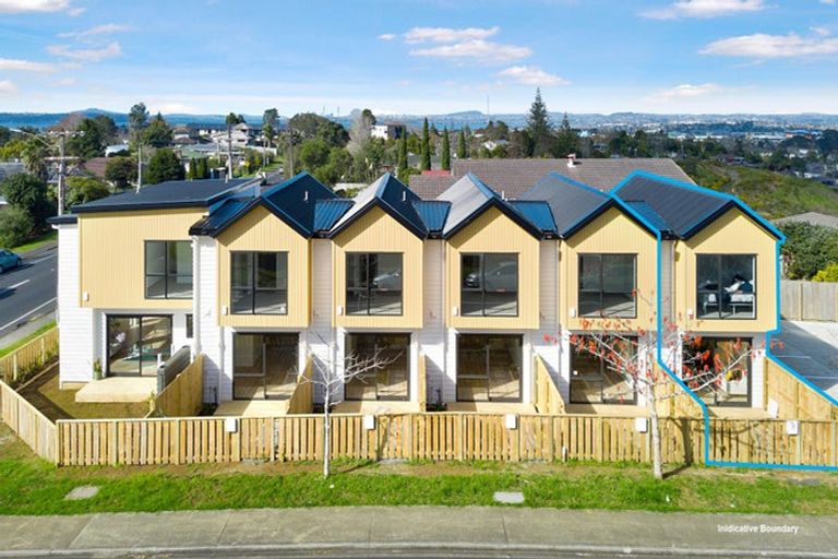 Photo of property in 1/2a Mantra Road, Massey, Auckland, 0614