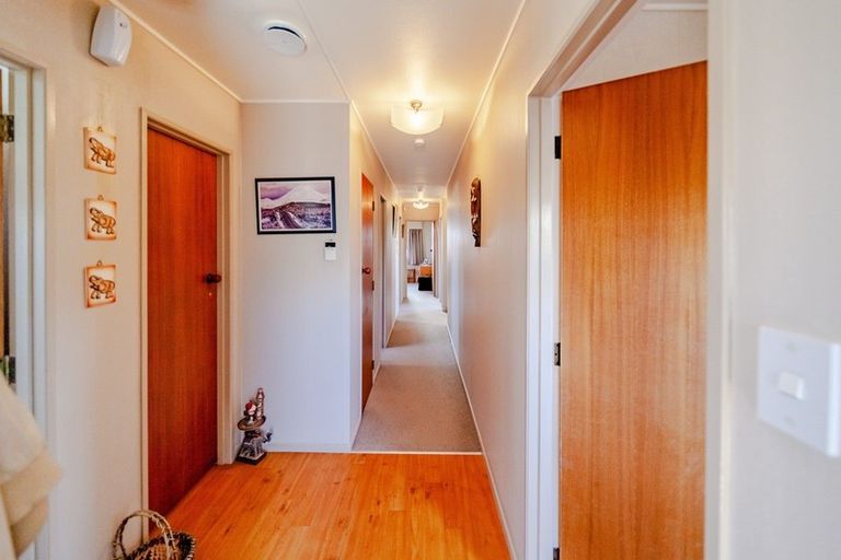 Photo of property in 37 Donegal Crescent, Tamatea, Napier, 4112