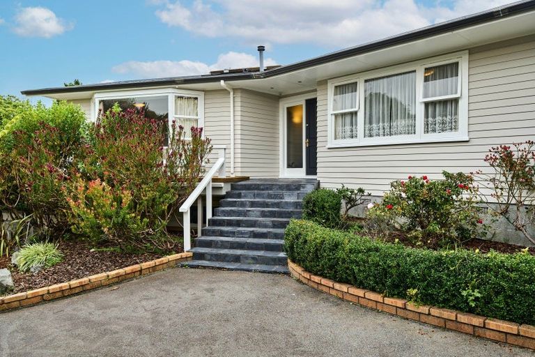 Photo of property in 32 Wai-iti Crescent, Woburn, Lower Hutt, 5010