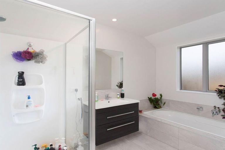 Photo of property in 23 Luxembourg Crescent, Halswell, Christchurch, 8025