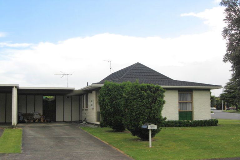 Photo of property in 2/1 Glengowan Place, Conifer Grove, Takanini, 2112