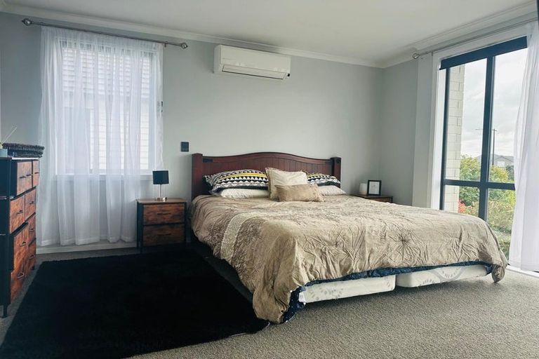 Photo of property in 10 Hopuni Way, Takanini, 2112