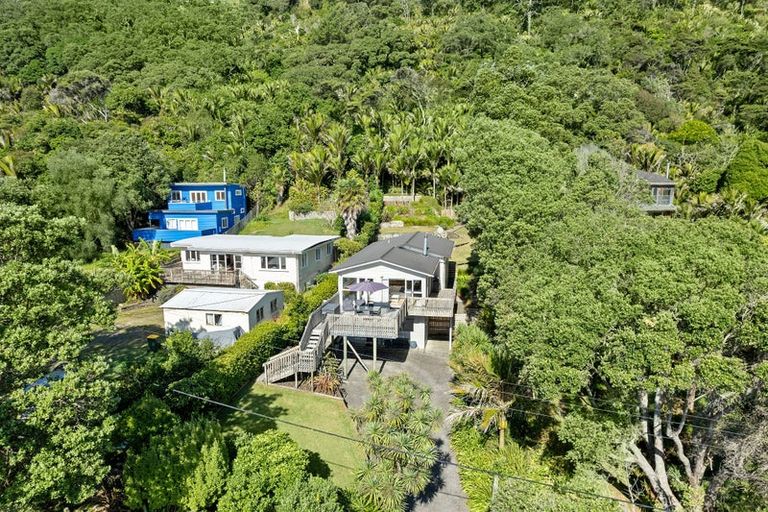 Photo of property in 188 Motutara Road, Muriwai, Waimauku, 0881