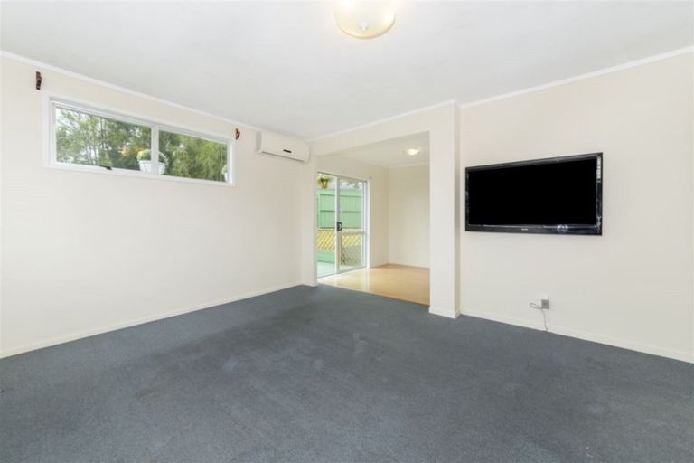 Photo of property in 1/15 Seabar Place, Glen Eden, Auckland, 0602