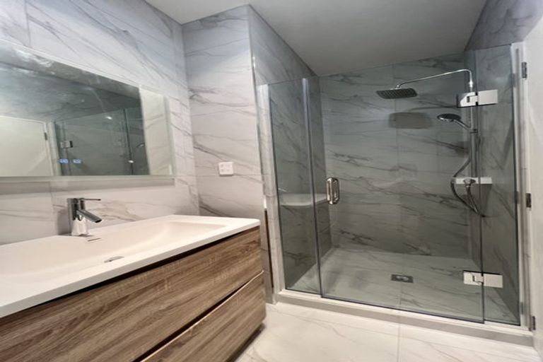 Photo of property in 28 Neretva Avenue, Massey, 0614