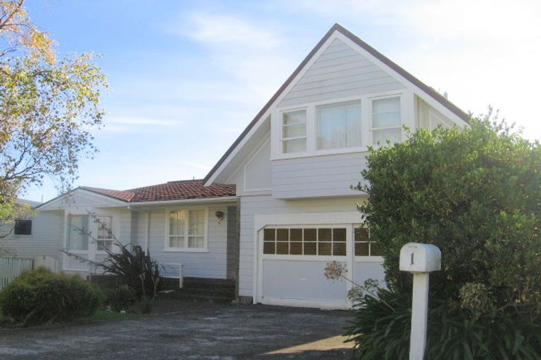 Photo of property in 1 Luff Place, Whitby, Porirua, 5024