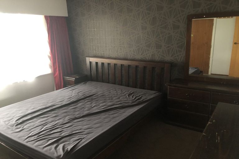 Photo of property in 3 Halberg Street, Papakura, 2110