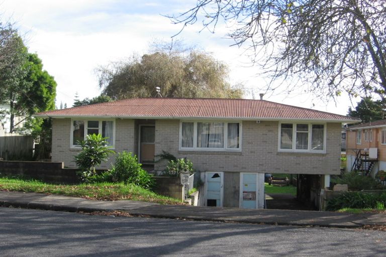 Photo of property in 93 Matipo Road, Te Atatu Peninsula, Auckland, 0610