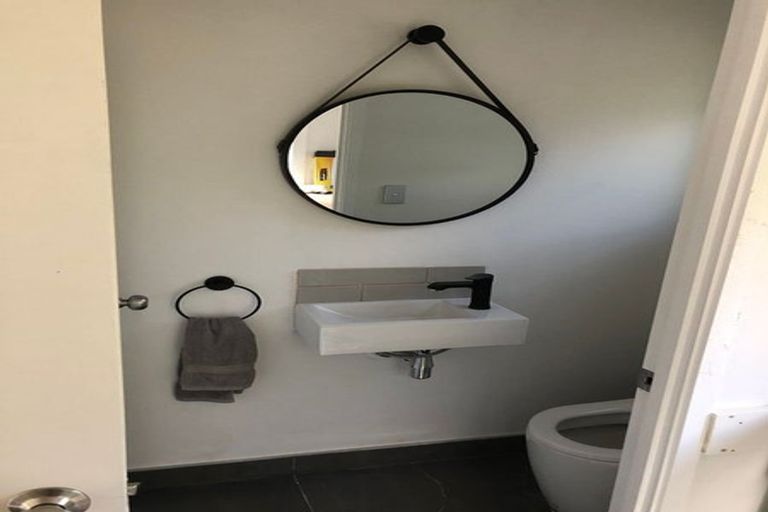 Photo of property in 2/81 Waipa Street, Birkenhead, Auckland, 0626