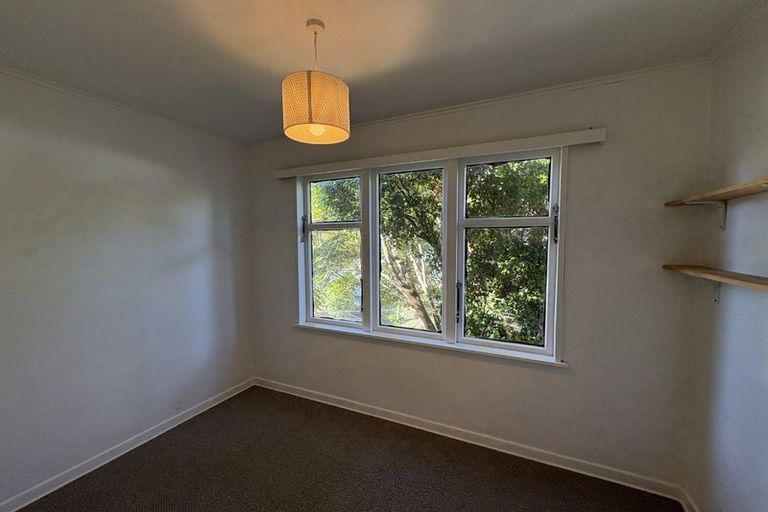 Photo of property in 2/136 Glenmore Street, Northland, Wellington, 6012