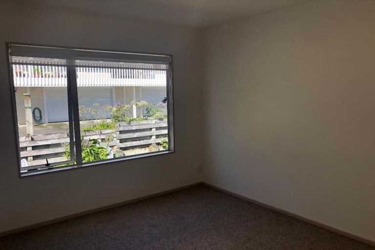 Photo of property in 33u2 Hiropi Street, Newtown, Wellington, 6021
