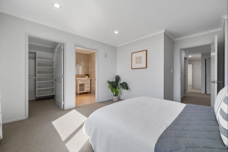 Photo of property in 4 Frederick Place, Whalers Gate, New Plymouth, 4310