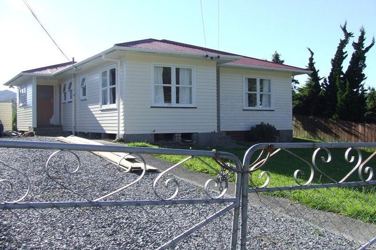 Photo of property in 25 Pollard Street, Wainuiomata, Lower Hutt, 5014