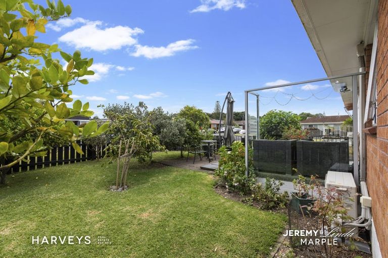 Photo of property in 28 Faith Bullock Place, New Lynn, Auckland, 0600