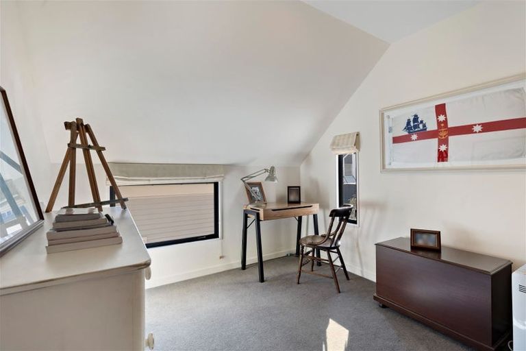 Photo of property in 77 Holly Road, St Albans, Christchurch, 8014