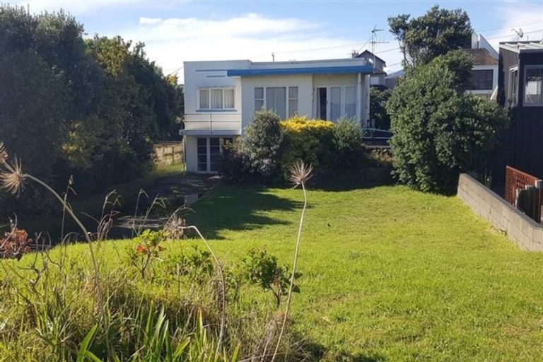 Photo of property in 87 Marine Parade, Paraparaumu Beach, Paraparaumu, 5032
