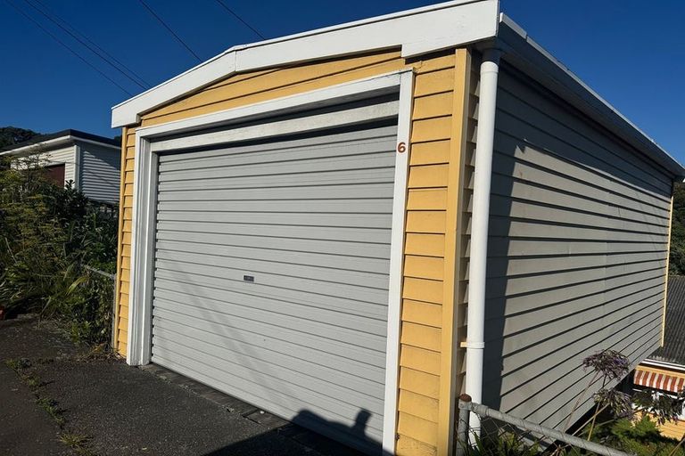 Photo of property in 6 Sidlaw Street, Strathmore Park, Wellington, 6022