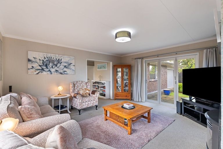 Photo of property in 8 Earl Place, Hokowhitu, Palmerston North, 4410