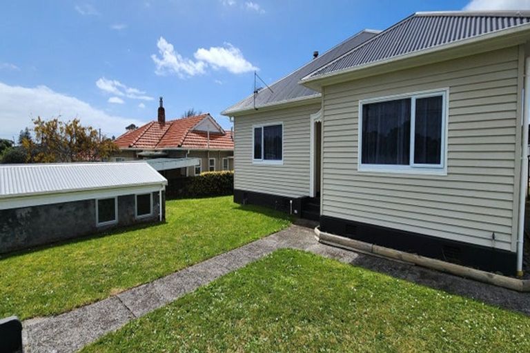 Photo of property in 107 Brooklands Road, Brooklands, New Plymouth, 4310