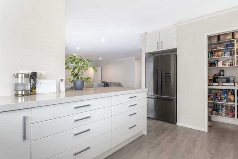 Photo of property in 15 Kahuparere Crescent, Pyes Pa, Tauranga, 3112