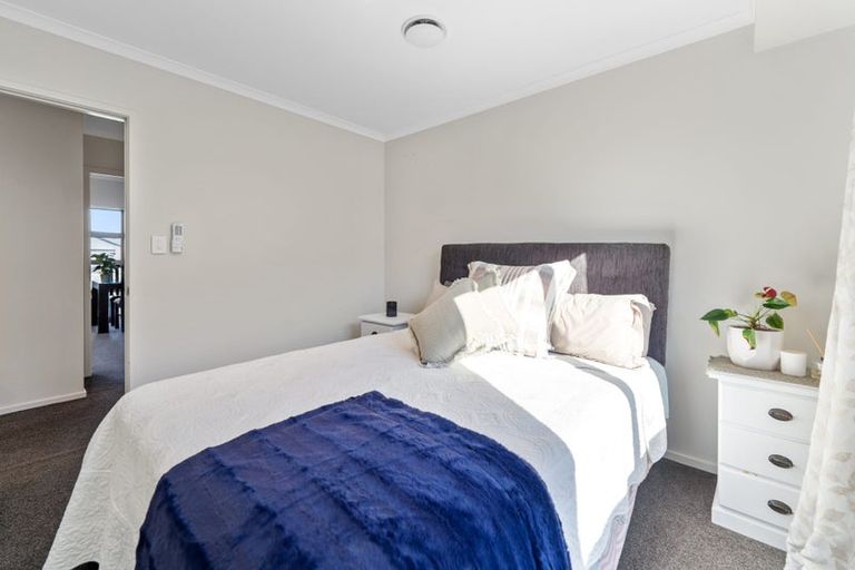 Photo of property in 32 Rainey Crescent, Papamoa Beach, Papamoa, 3118