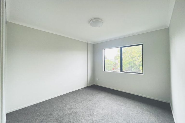 Photo of property in 6d Melleray Place, Randwick Park, Auckland, 2105