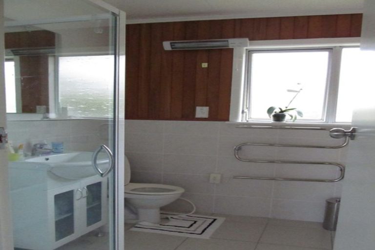 Photo of property in 10 Helvetia Drive, Browns Bay, Auckland, 0630