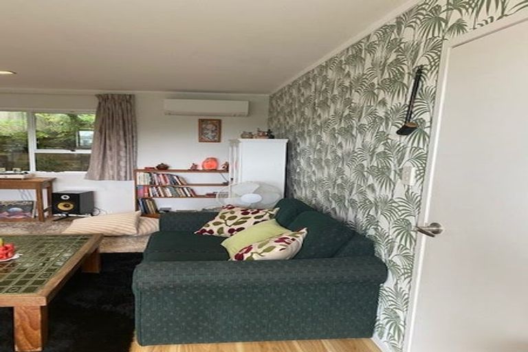 Photo of property in 19 John Road, Stanmore Bay, Whangaparaoa, 0932