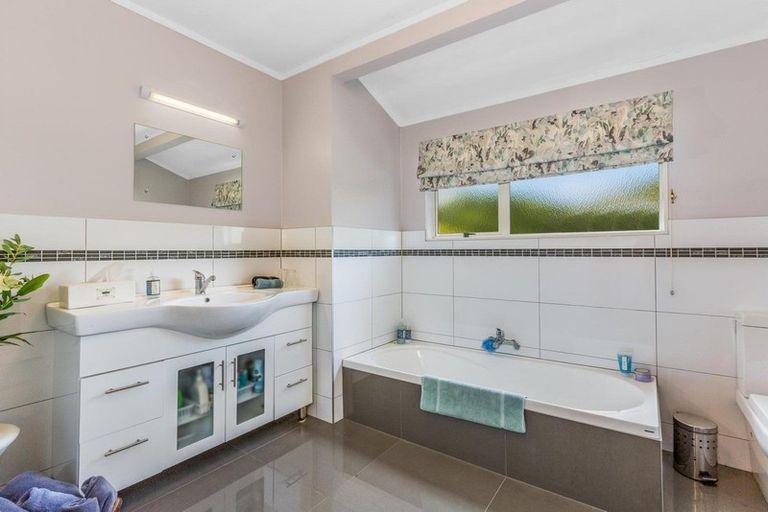 Photo of property in 7 Portage Place, Whitby, Porirua, 5024