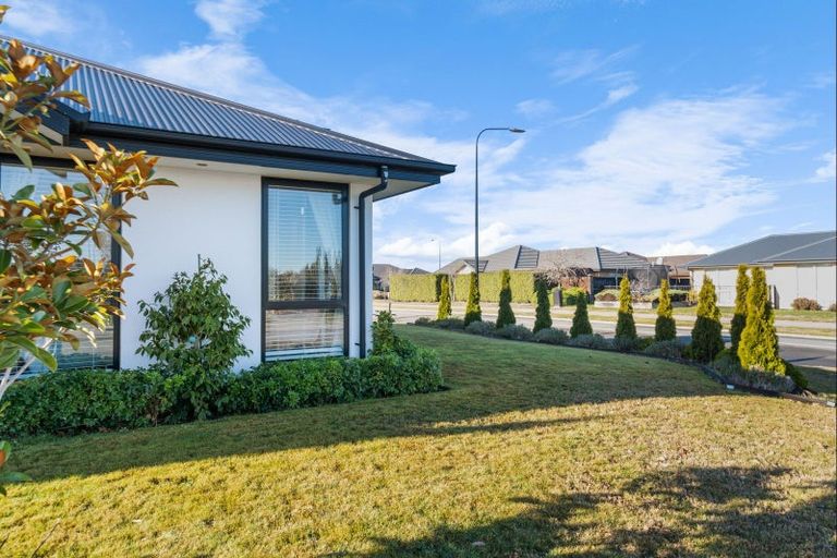 Photo of property in 27 Faringdon Boulevard, Rolleston, 7615